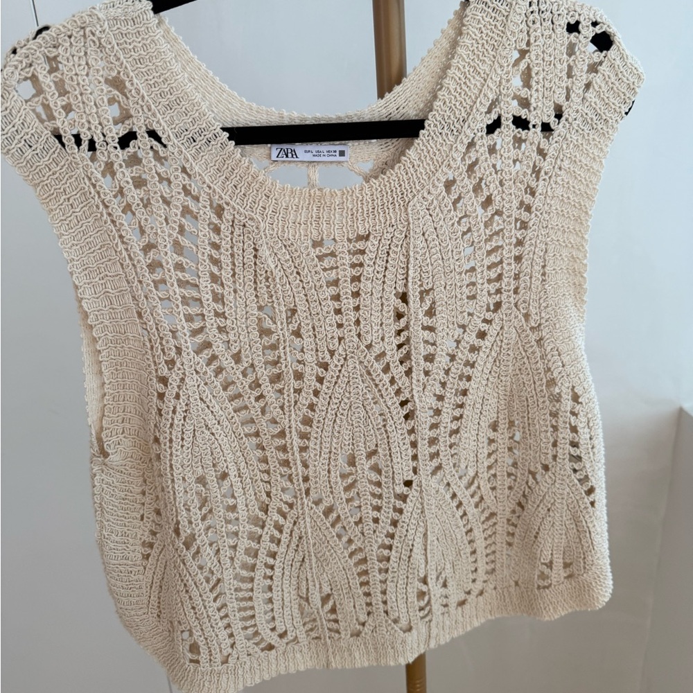 Zara Crochet Knit Top 
Size M